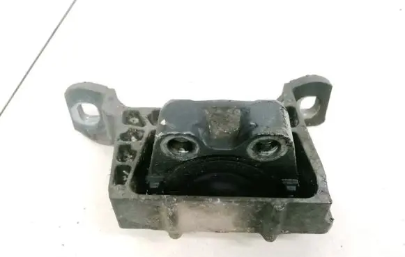Ford Focus Engine mount bracket 3M516F012BG 3M51-6F012-BG