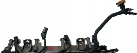 Toyota RAV 4 (XA50) Fuel distributor 8212533180