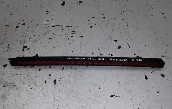 Skoda Octavia Mk2 (1Z) Third/center stoplight 1z5945097