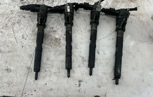 Opel Vectra C Fuel injectors set 0445110275
