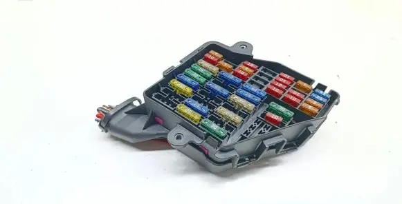 Volkswagen PASSAT B5.5 Fuse module