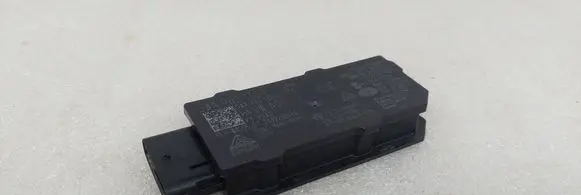 Audi A3 8Y Aerial antenna amplifier 5WA962133E 2432220444