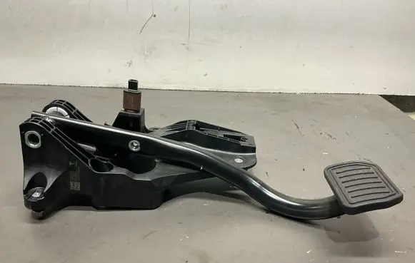 Tesla Model Y Brake pedal P228869100A