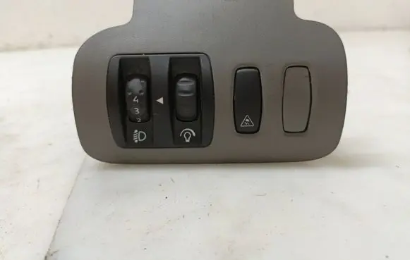 Renault Scenic II - Grand scenic II Headlight level height control switch 8200140984AM