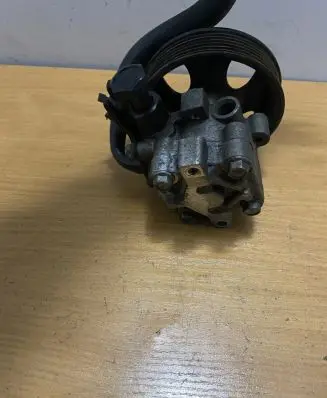 Hyundai Santa Fe Power steering pump 571002B000