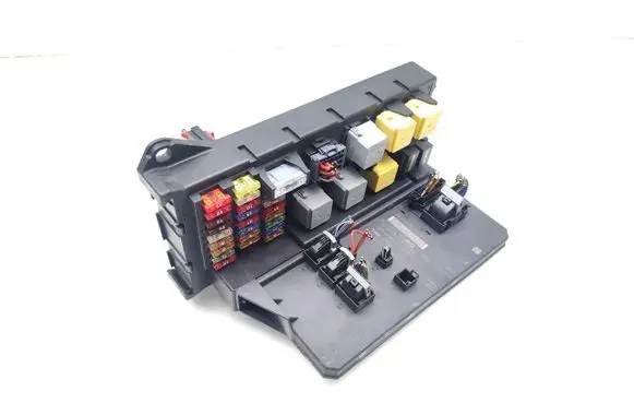 Volkswagen Crafter Fuse module A9069003502 A9069014500 A9069024301