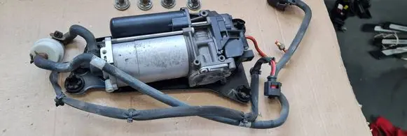 Audi A7 S7 4K8 Air suspension compressor/pump 4K0616005B