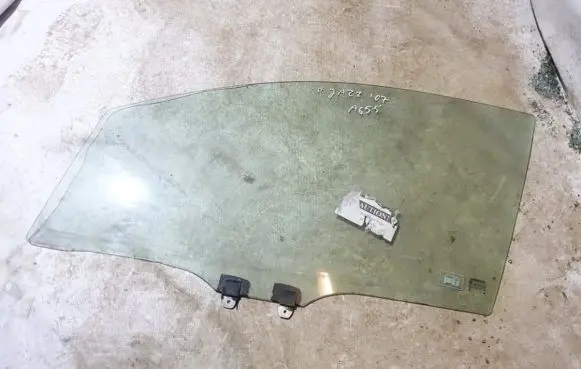 Honda Jazz Front door window glass four-door