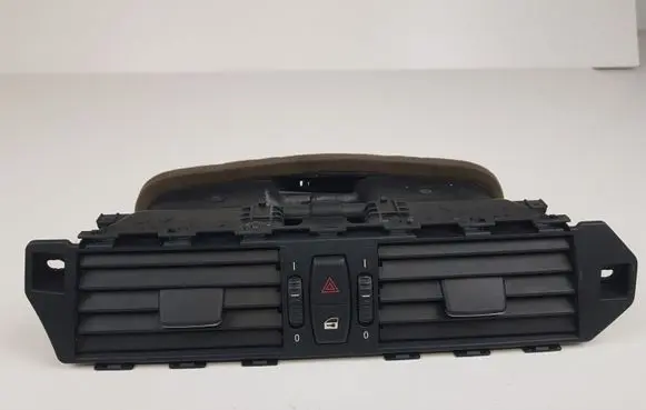 BMW 5 E60 E61 Dash center air vent grill 9112206