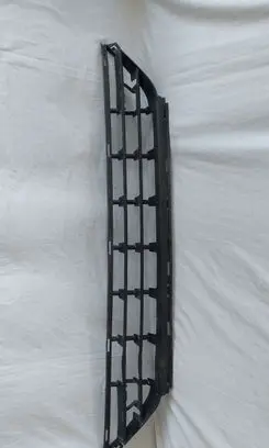Volvo XC60 Front bumper lower grill 31323775