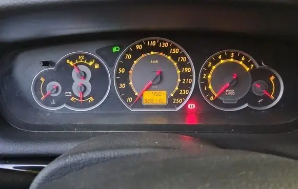 Speedometer (instrument cluster)