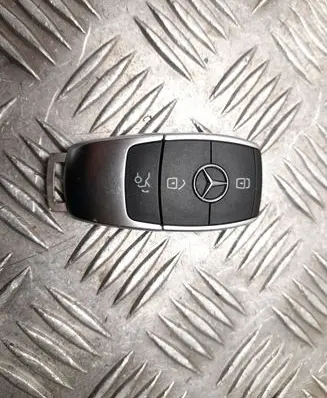 Mercedes-Benz C W206 Ignition key/card A1779055504