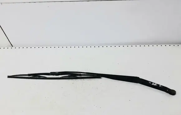 Honda CR-V Front wiper blade arm