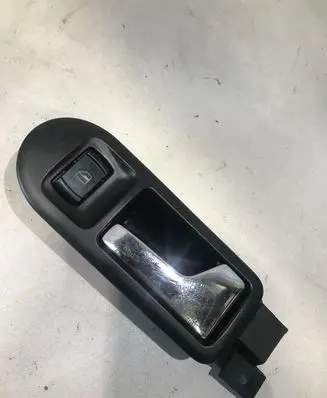Volkswagen PASSAT B5.5 Front door interior handle B1837114
