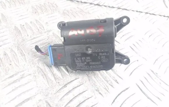 Audi A4 S4 B7 8E 8H Air flap motor/actuator 8E1820511D 0132801305 663834NC