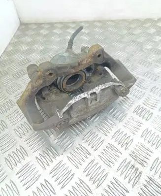 Mercedes-Benz C W204 Front brake caliper 4822B