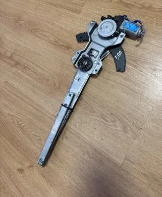 Hyundai Matrix Front door window regulator with motor 9882017100