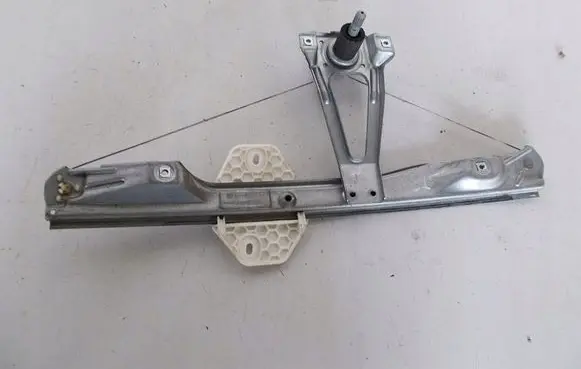Renault Thalia I Rear door manual window regulator 