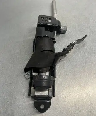 Volvo V50 Front seatbelt 8639693