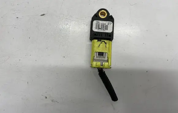 Toyota Auris 150 Airbag deployment crash/impact sensor 8983102060