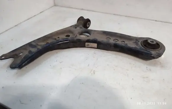 Volkswagen Golf VII Front lower control arm/wishbone 5Q0407151J