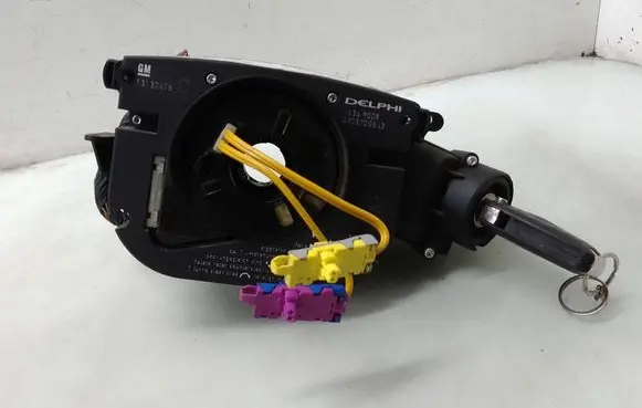Opel Vectra C Ignition lock 13132475