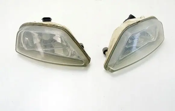 Ford Focus Non-factory (optional) fog light 2M5115K201AG