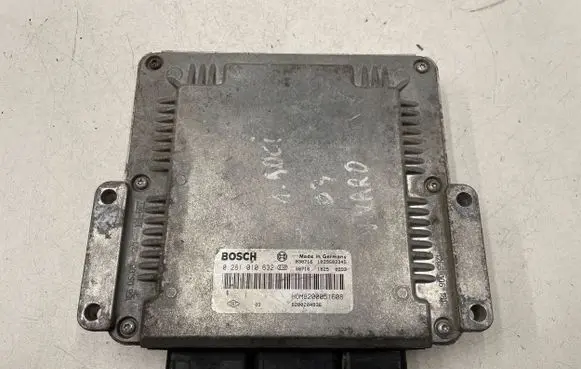 Opel Vivaro Engine control unit/module 8200204836 1039S02345 0281010632