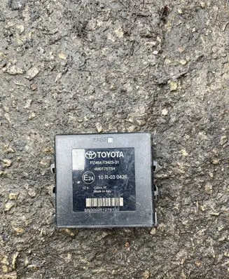 Toyota Avensis T270 Parking PDC control unit/module 4M0175T5H