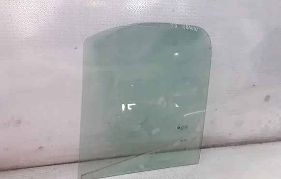 Opel Vivaro Front door window/glass (coupe) 