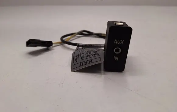 BMW 3 E90 E91 AUX in-socket connector 61346930561 84109237655