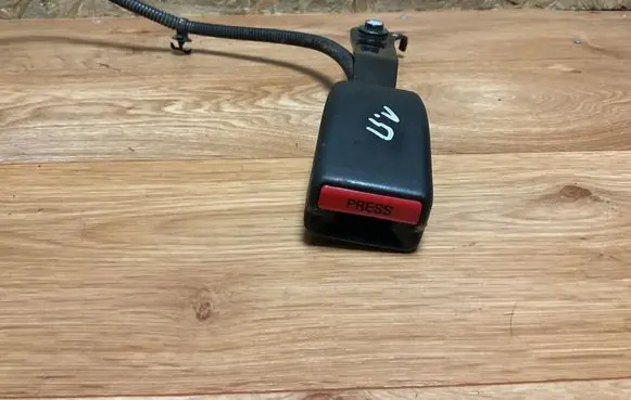 Honda Civic Front seatbelt buckle 1045282