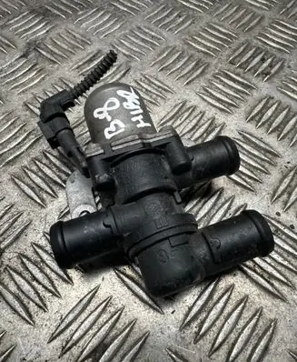 Volkswagen PASSAT B8 Coolant heater control valve 5Q0906457C