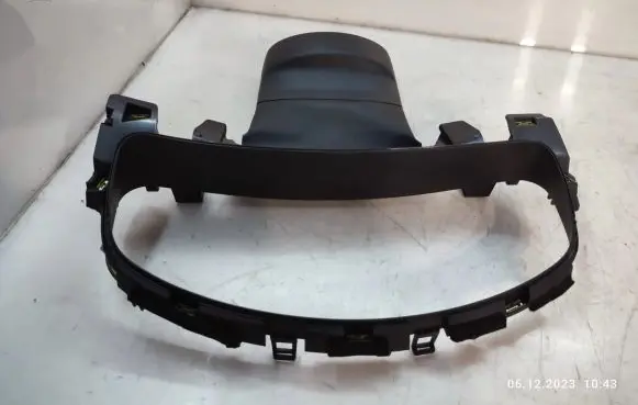 Volkswagen Touareg II Dashboard trim 7P1857053