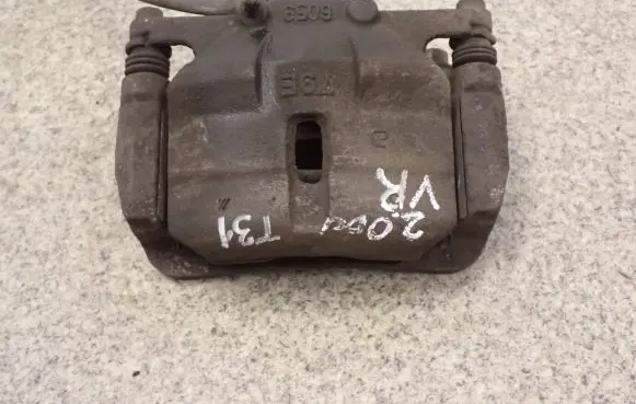 Nissan X-Trail T31 Front brake caliper