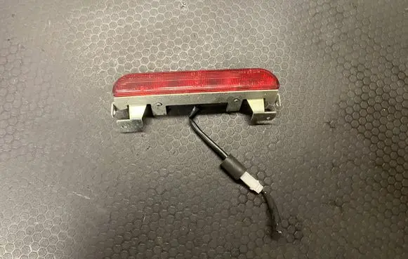 Audi A8 S8 D2 4D Third/center stoplight 0996400