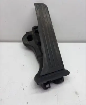 Volkswagen Golf V Accelerator throttle pedal 1K1721503L L063704 6PV00860000