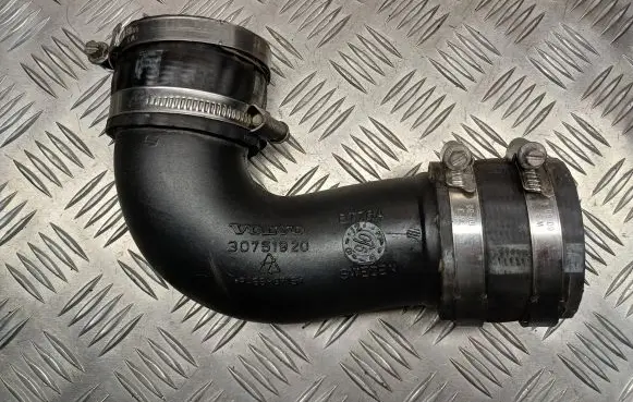 Intercooler hose/pipe