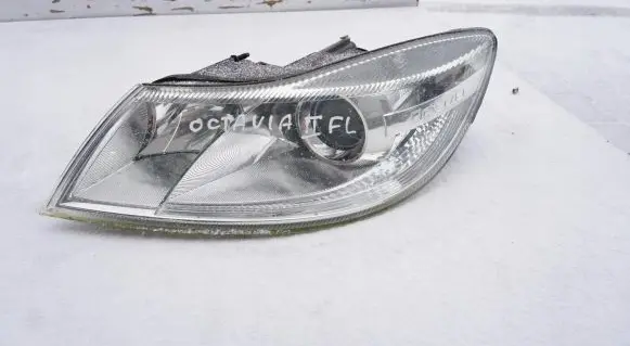 Skoda Octavia Mk2 (1Z) Headlight/headlamp
