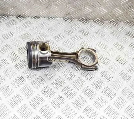 Volkswagen PASSAT B6 Piston 038198401D 03G107065J