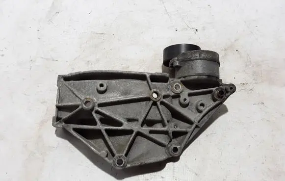 Volvo V50 Generator/alternator bracket 30725168