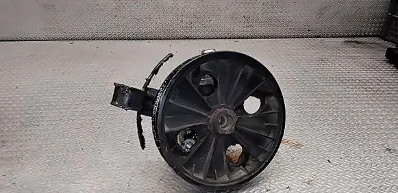 Volvo V70 Power steering pump 30741122
