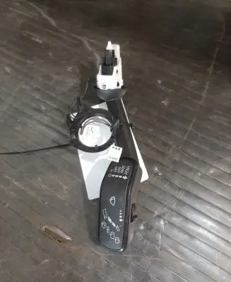 Volkswagen Tiguan Wiper control stalk