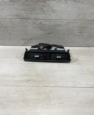 BMW 5 F10 F11 Dash center air vent grill F49192897 0762213