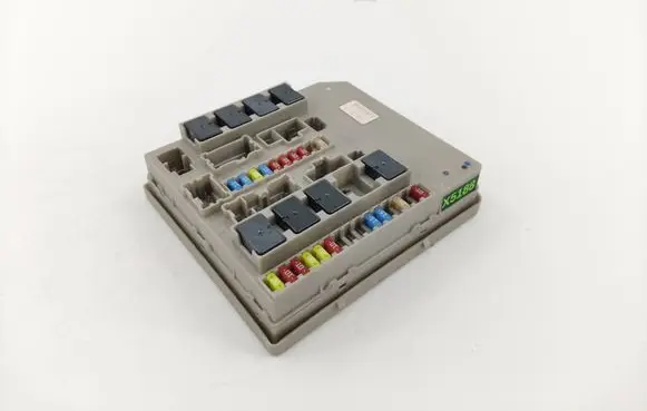 Renault Clio III Fuse module 902663A