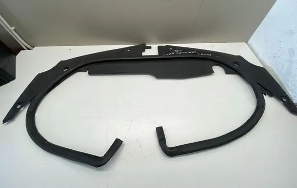 Cadillac CTS Radiator trim 15902235