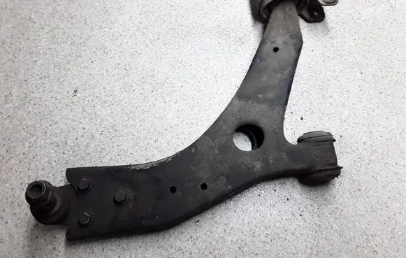 Ford Focus Front lower control arm/wishbone