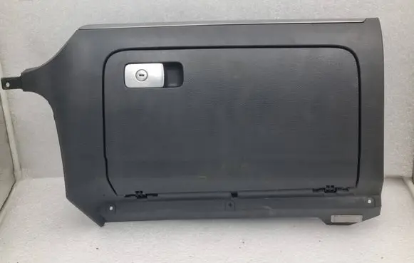Volkswagen Golf V Glove box 1K1857290