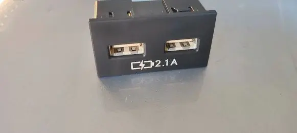 Lexus RX 450H USB socket connector 8553250030 AG0022 22122