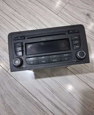Audi A3 S3 8P Radio/CD/DVD/GPS head unit 8P0035186S